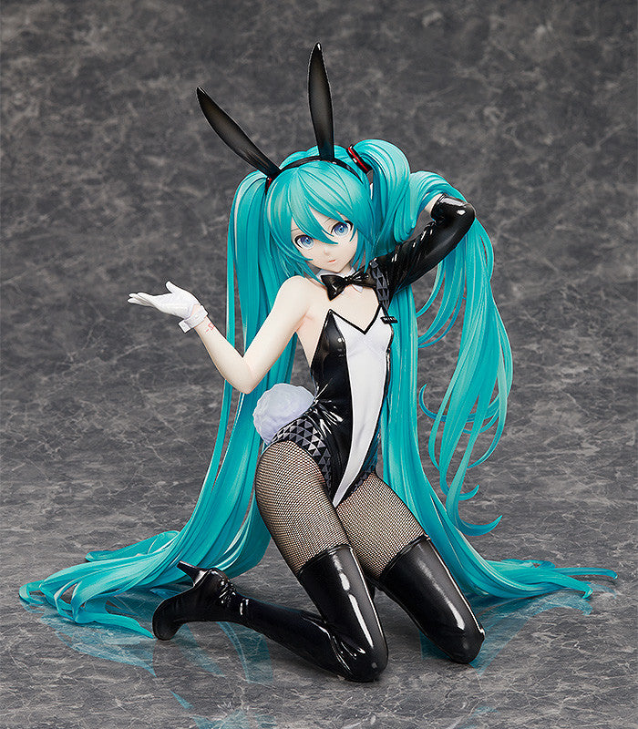[Pre-Order] GSC Hatsune Miku Bunny Version Art by SanMuYYB 1/4 Scale (re-run)