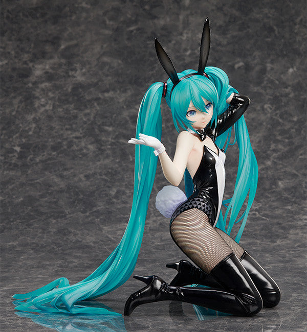 [Pre-Order] GSC Hatsune Miku Bunny Version Art by SanMuYYB 1/4 Scale (re-run)
