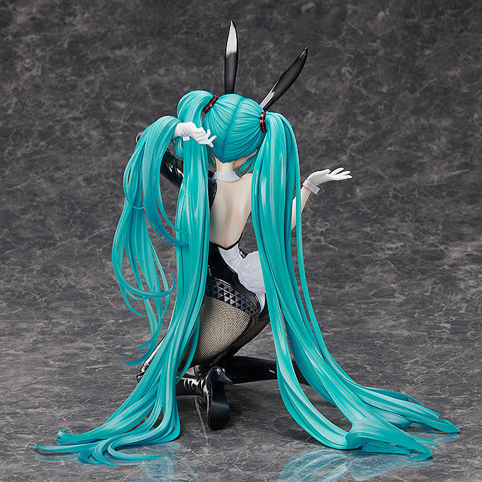 [Pre-Order] GSC Hatsune Miku Bunny Version Art by SanMuYYB 1/4 Scale (re-run)